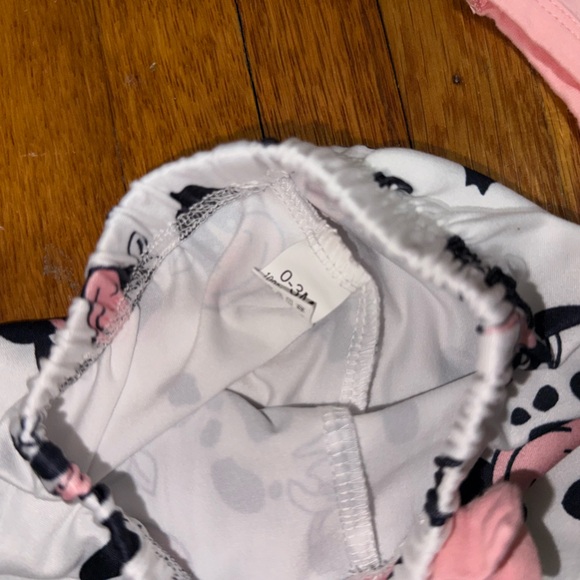 Cute Cow Print Baby Outfit - Picture 2 of 3